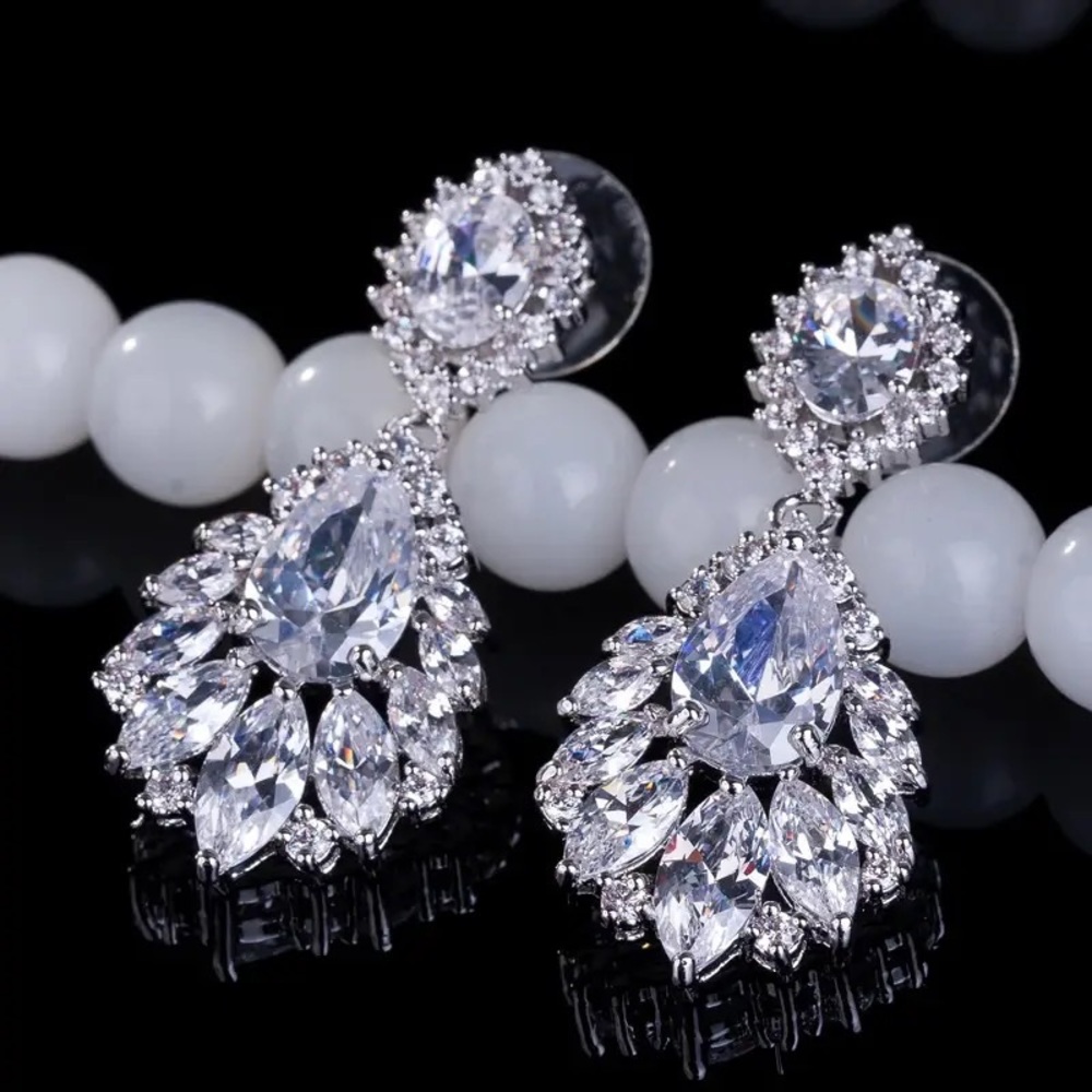 Blue Sapphire Teardrop Silver Crystal Rhinestones